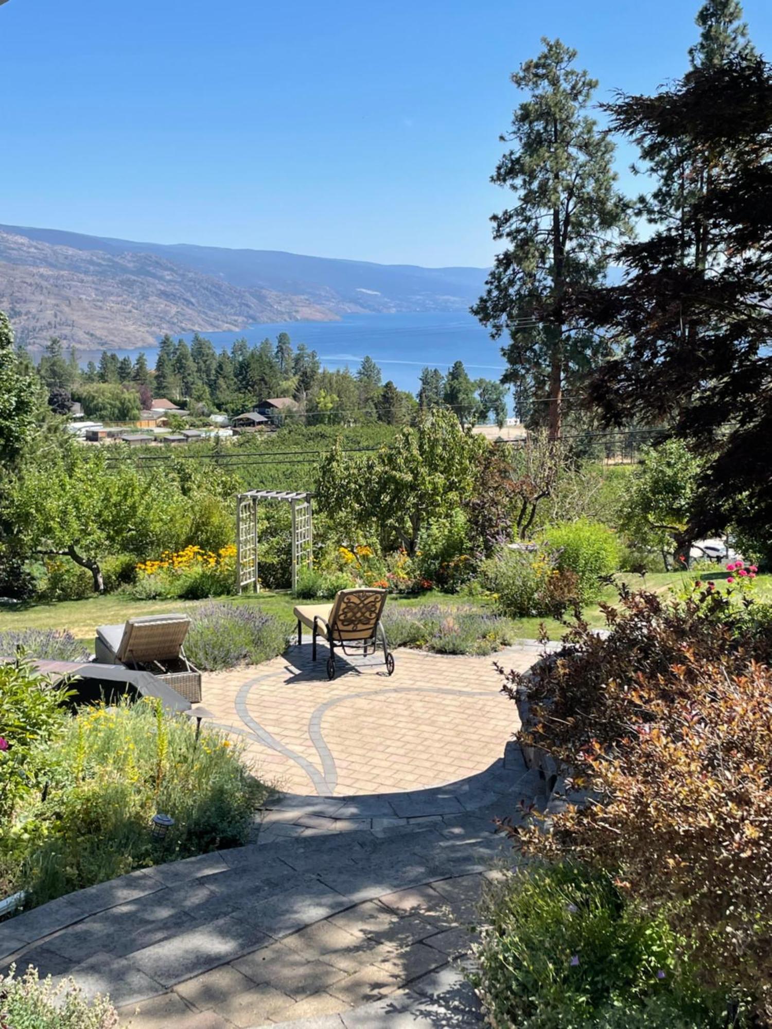 Lakeview Gardens B&B Peachland Εξωτερικό φωτογραφία